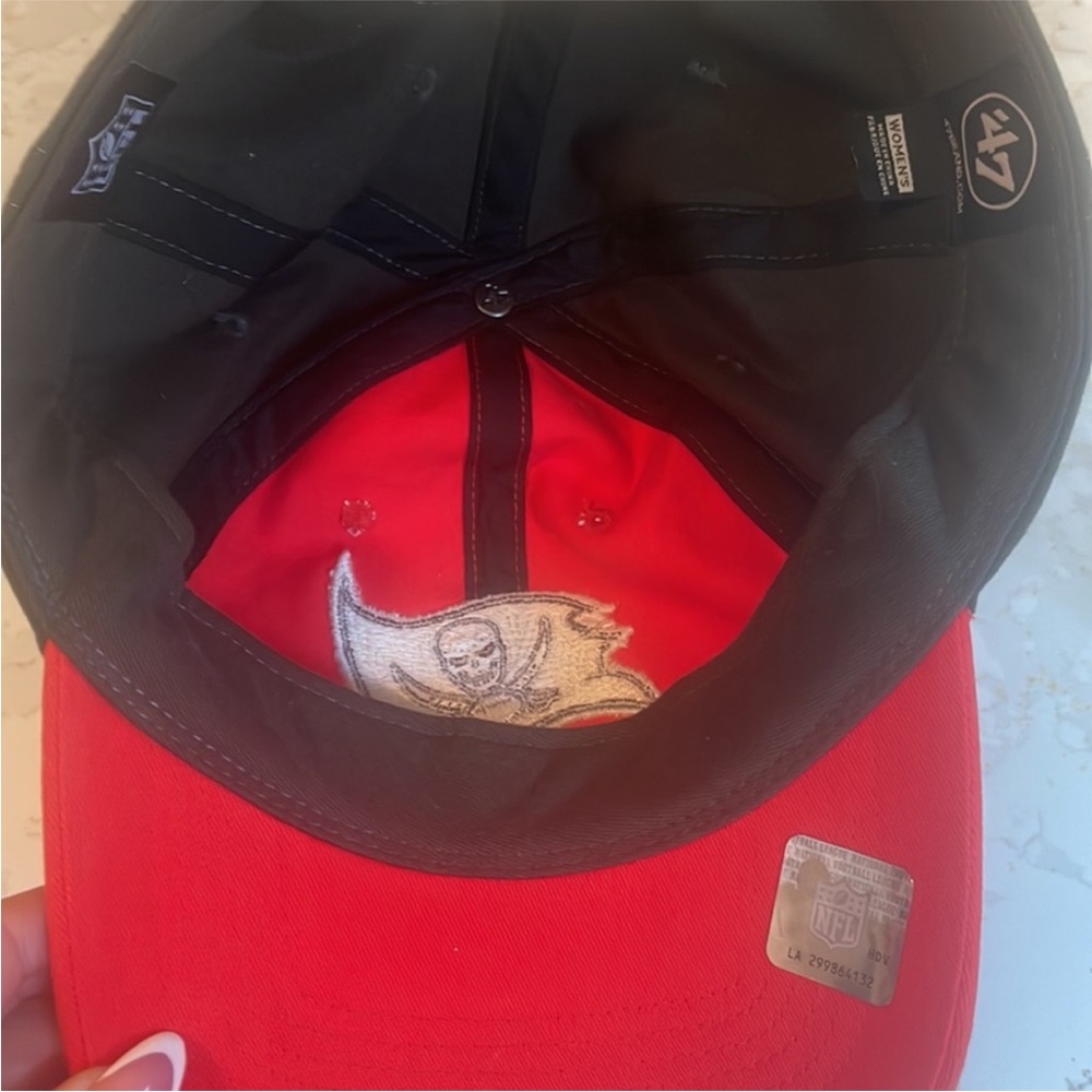 NFL Tampa Bay Buccaneers hat sequin women’s - Picture 5 of 8